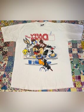 VTG 90s Looney Tunes Daffy Ducks Diner Graphic Print Tee Signal Sports XL